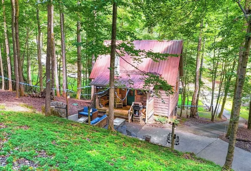 Patio & Fire Pit: Charming Cabin In Roaring Gap!