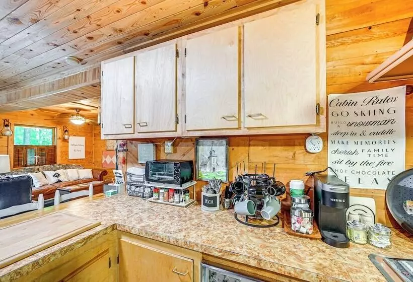 Patio & Fire Pit: Charming Cabin In Roaring Gap!