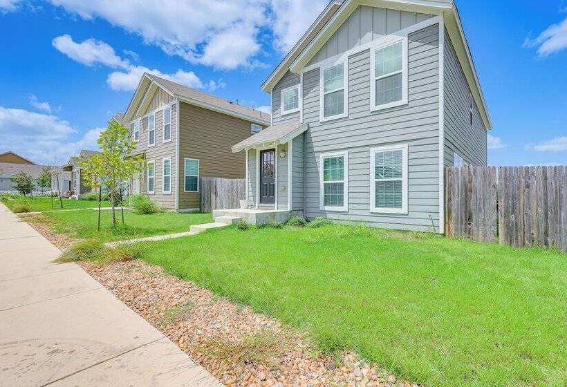 Pet Friendly Kyle Home W/ Yard ~ 23 Mi To Austin!