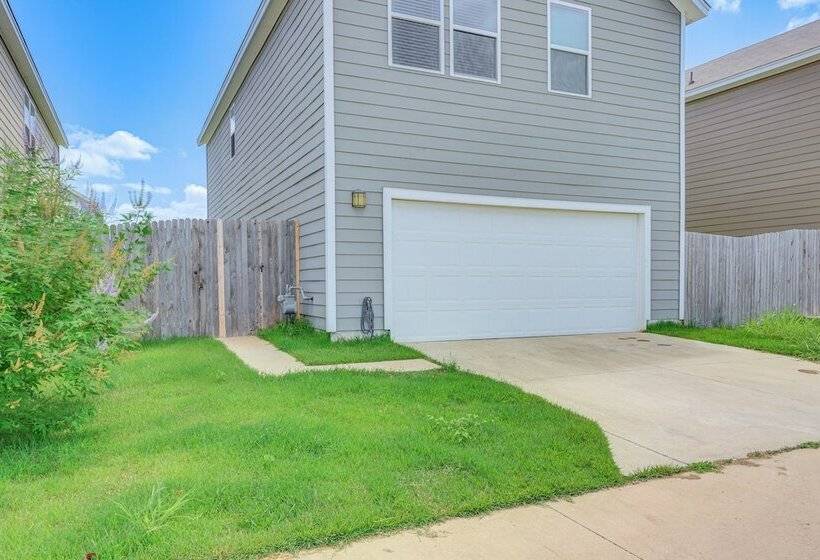 Pet Friendly Kyle Home W/ Yard ~ 23 Mi To Austin!