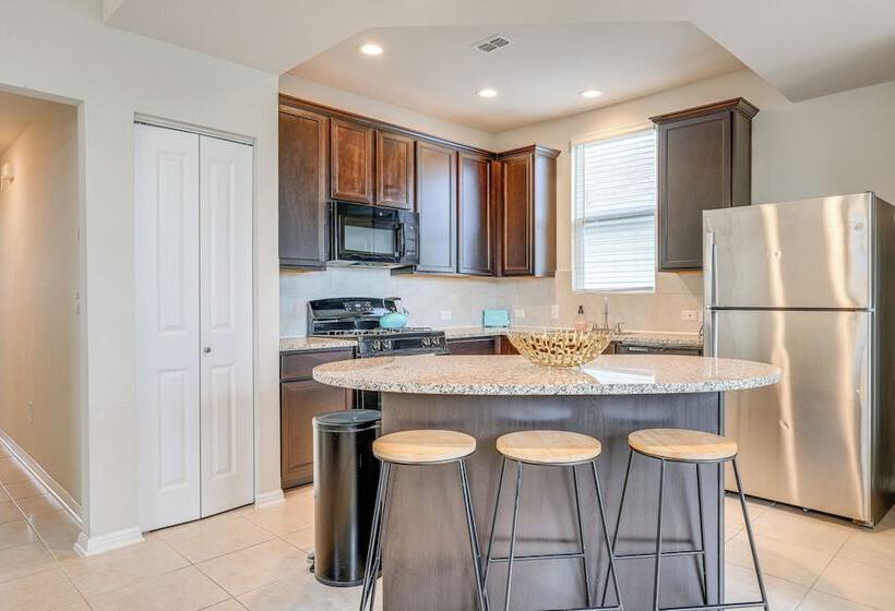 Pet Friendly Kyle Home W/ Yard ~ 23 Mi To Austin!