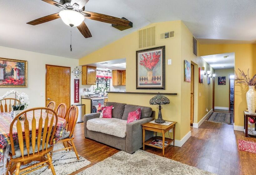 Hot Tub & Horse Boarding On 3 Acres In Redding!