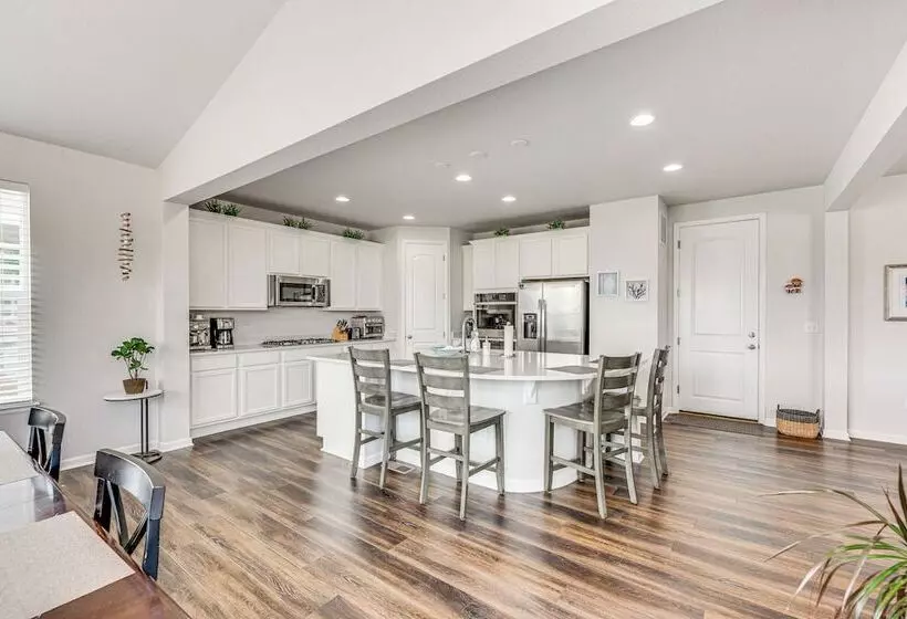 15 Mi To Boulder: Spacious Family Home In Erie