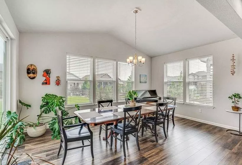 15 Mi To Boulder: Spacious Family Home In Erie
