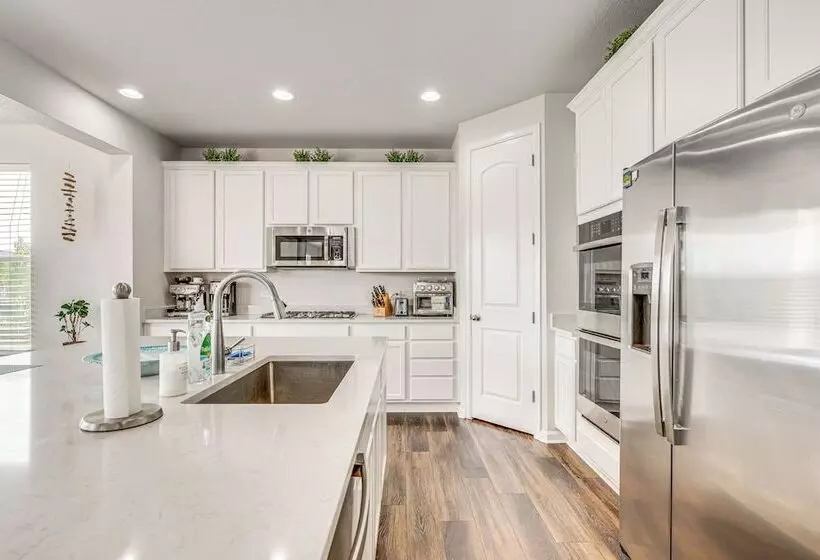 15 Mi To Boulder: Spacious Family Home In Erie