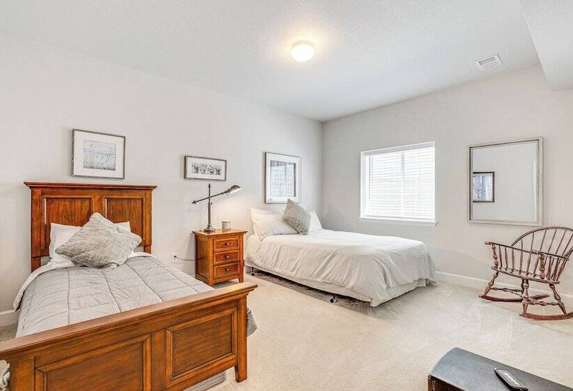 15 Mi To Boulder: Spacious Family Home In Erie