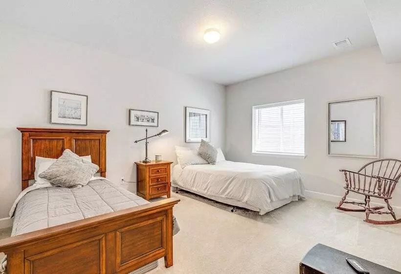 15 Mi To Boulder: Spacious Family Home In Erie