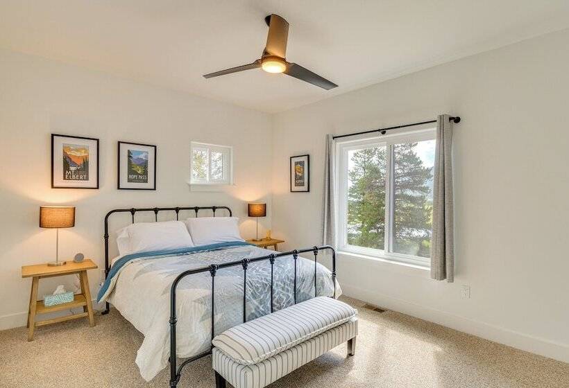 2 Mi To Lake: Stunning Twin Lakes Home W/ Deck