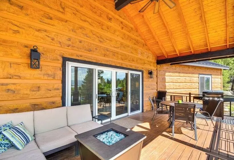 2 Mi To Lake: Stunning Twin Lakes Home W/ Deck