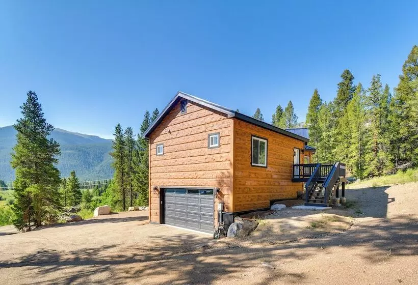 2 Mi To Lake: Stunning Twin Lakes Home W/ Deck