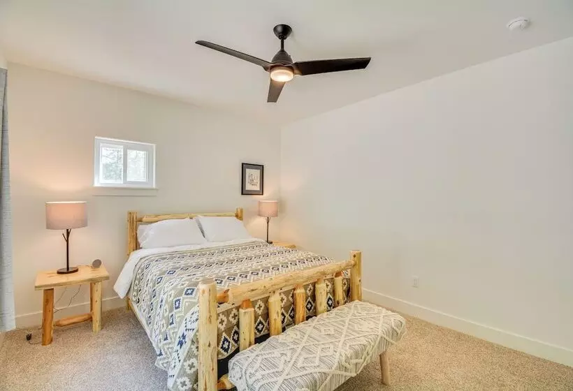 2 Mi To Lake: Stunning Twin Lakes Home W/ Deck