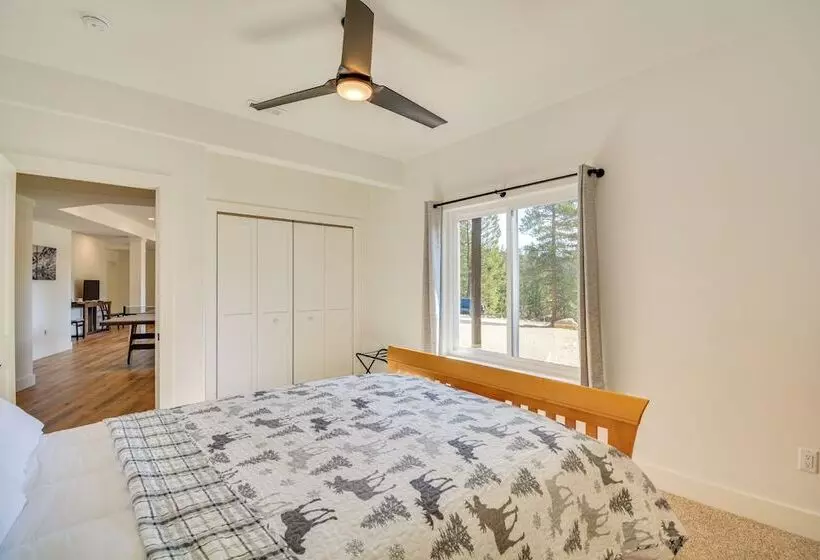 2 Mi To Lake: Stunning Twin Lakes Home W/ Deck