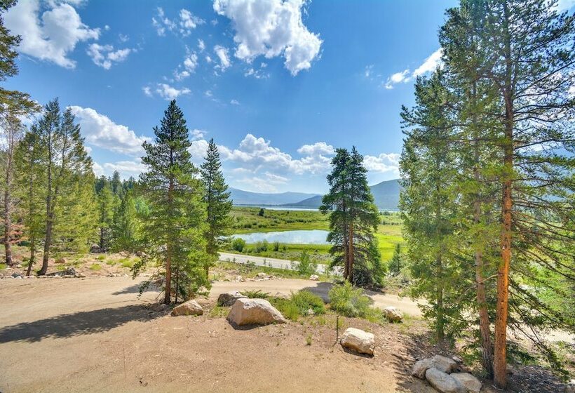 2 Mi To Lake: Stunning Twin Lakes Home W/ Deck