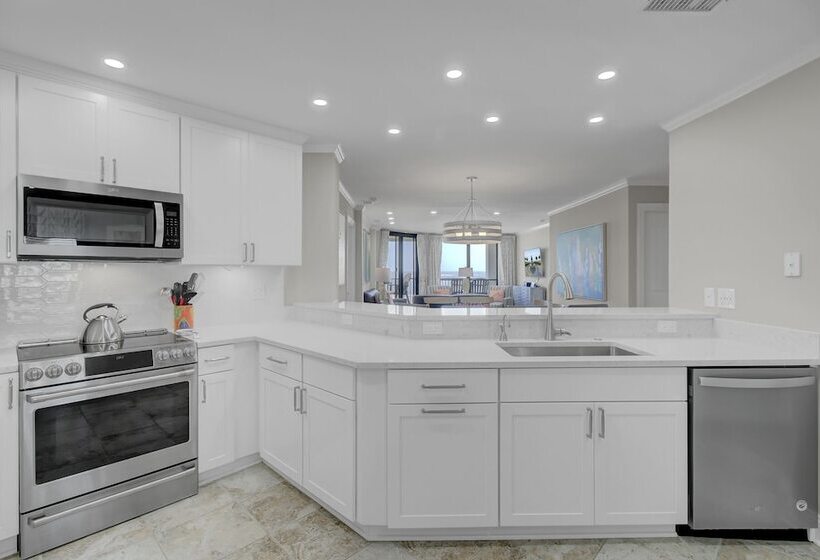 502 Summerhouse By Avantstay Ocean Front Condo W/ Community Pool Access