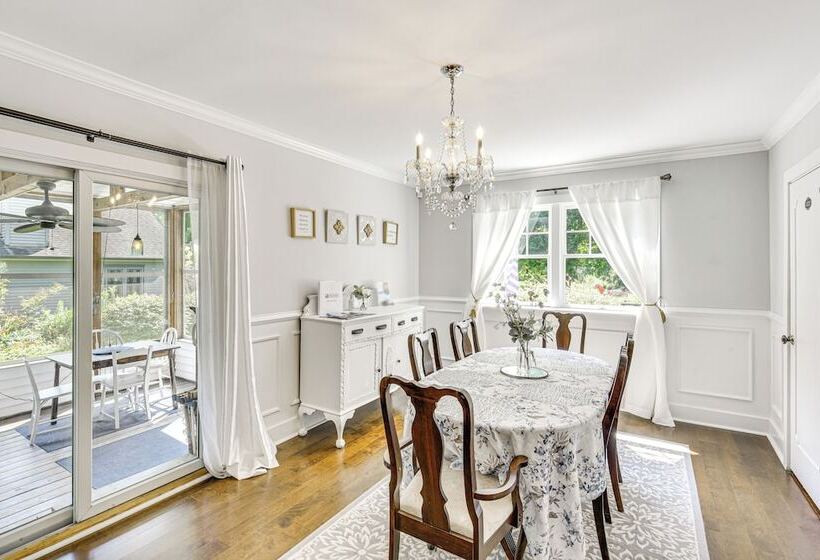 Bright South Haven Cottage ~ 2 Mi To Beach!