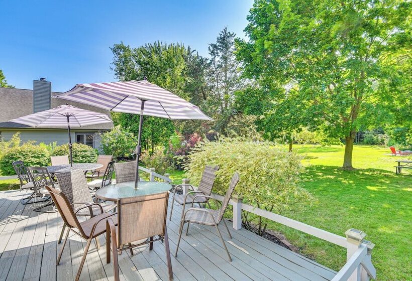 Bright South Haven Cottage ~ 2 Mi To Beach!