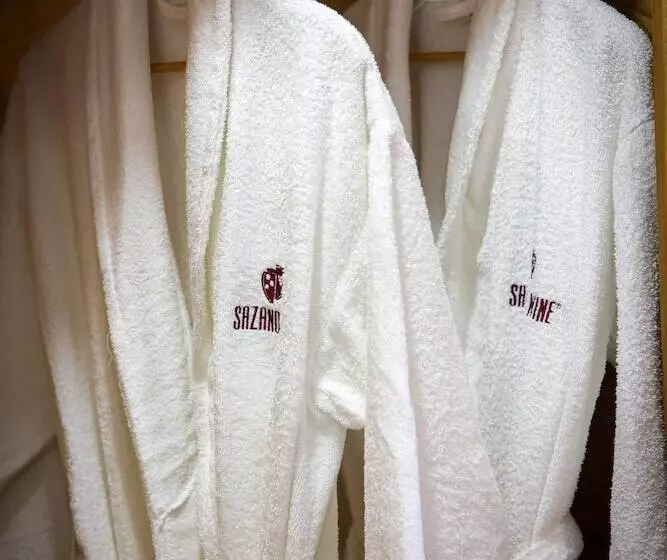 هتل Sazano Wine Cellar &