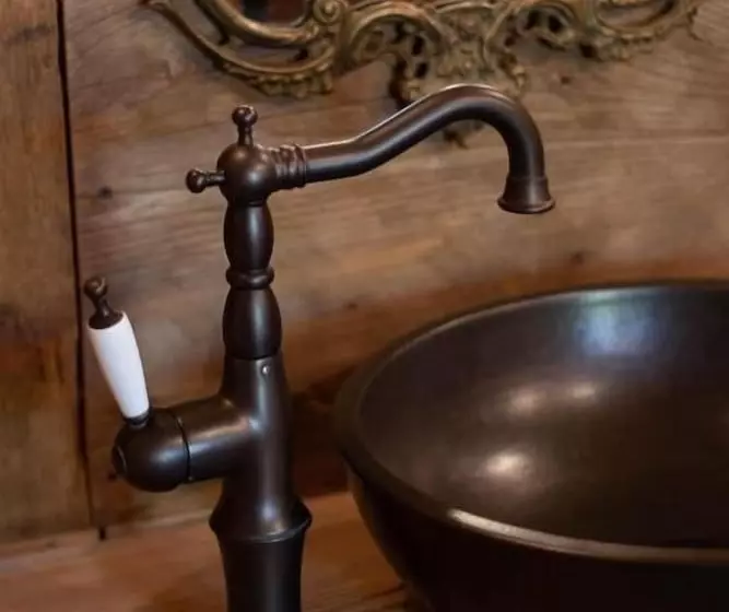 هتل Sazano Wine Cellar &