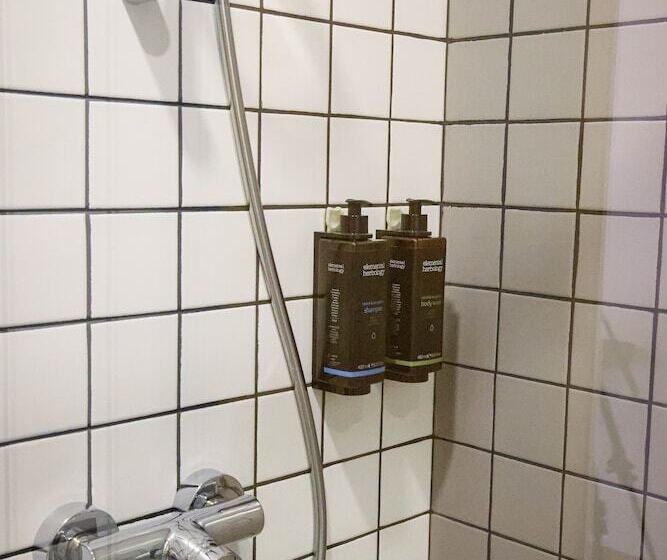 هتل Sazano Wine Cellar &