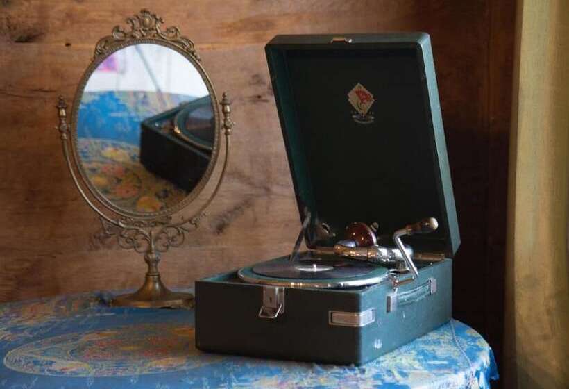 هتل Sazano Wine Cellar &