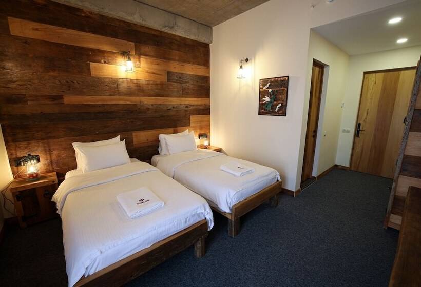 هتل Sazano Wine Cellar &