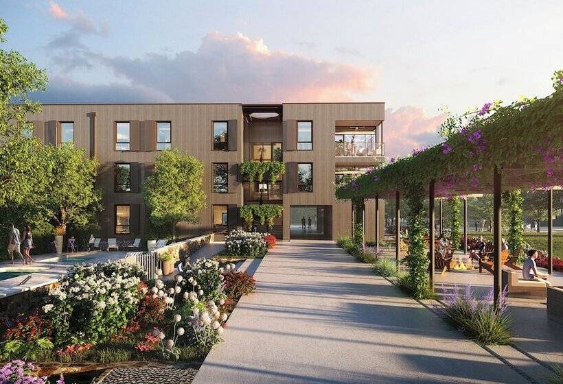 Отель Stonebreaker