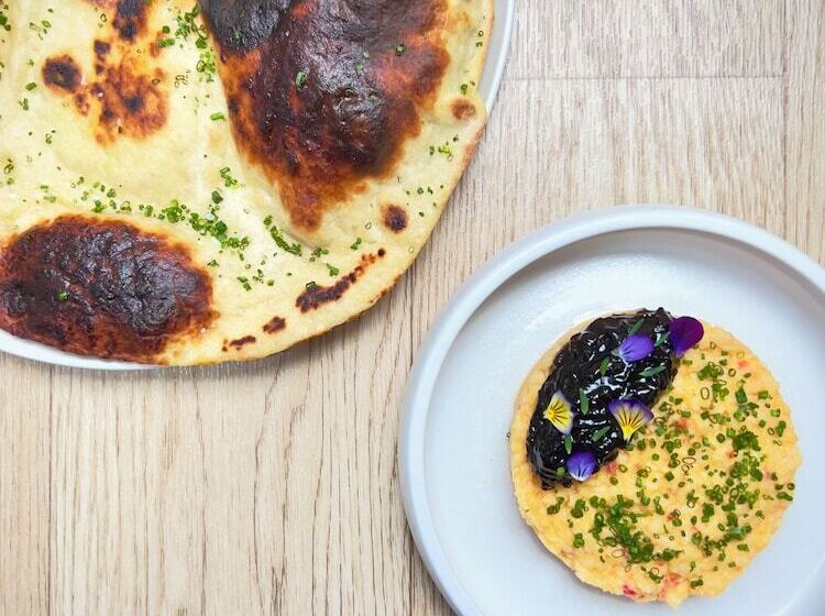 Отель Stonebreaker