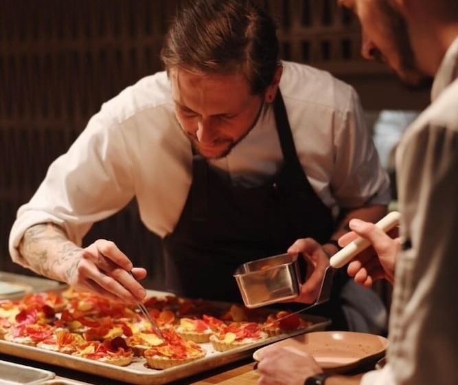 Отель Stonebreaker