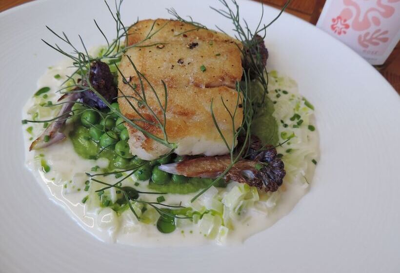 Отель Stonebreaker