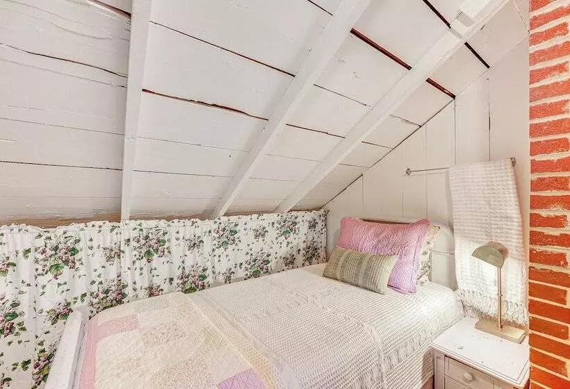 ~ 1 Mi To Dtwn Grand Haven: Lake Michigan Cabin