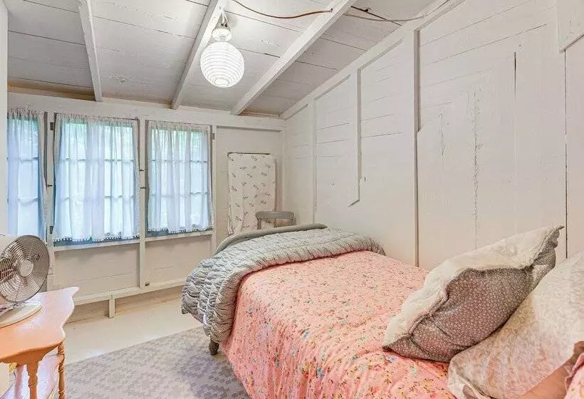 ~ 1 Mi To Dtwn Grand Haven: Lake Michigan Cabin