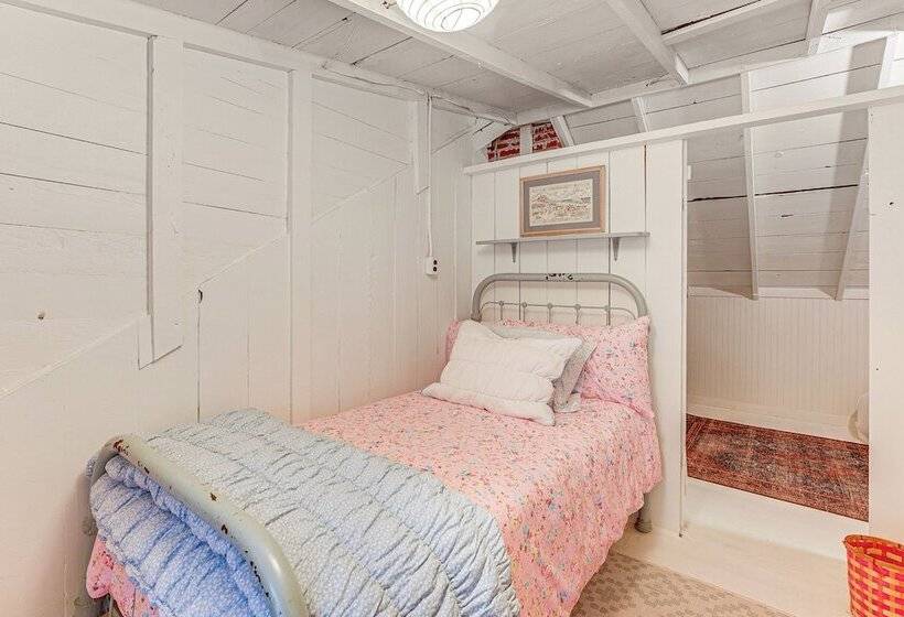 ~ 1 Mi To Dtwn Grand Haven: Lake Michigan Cabin