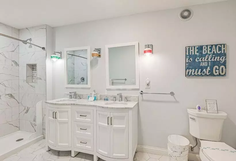 Marco Island Family Home: Pool, Lanai, Backyard!