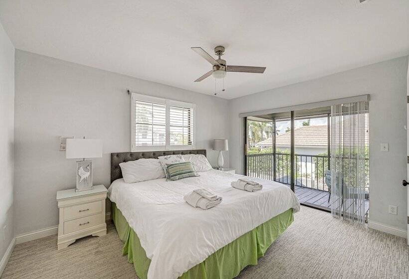 Marco Island Family Home: Pool, Lanai, Backyard!