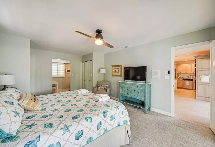 Marco Island Family Home: Pool, Lanai, Backyard!