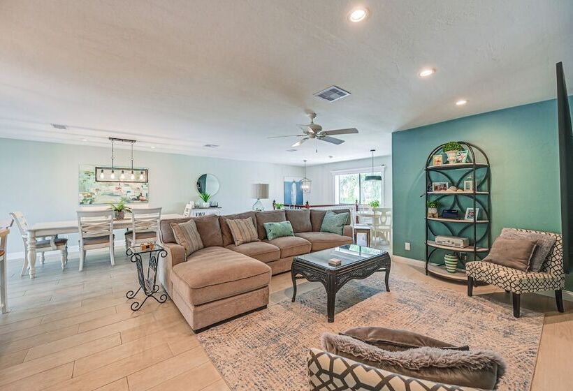 Marco Island Family Home: Pool, Lanai, Backyard!