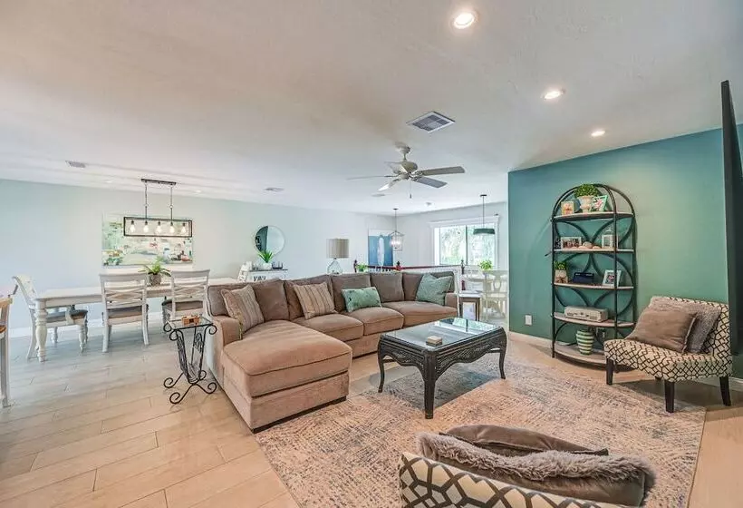 Marco Island Family Home: Pool, Lanai, Backyard!