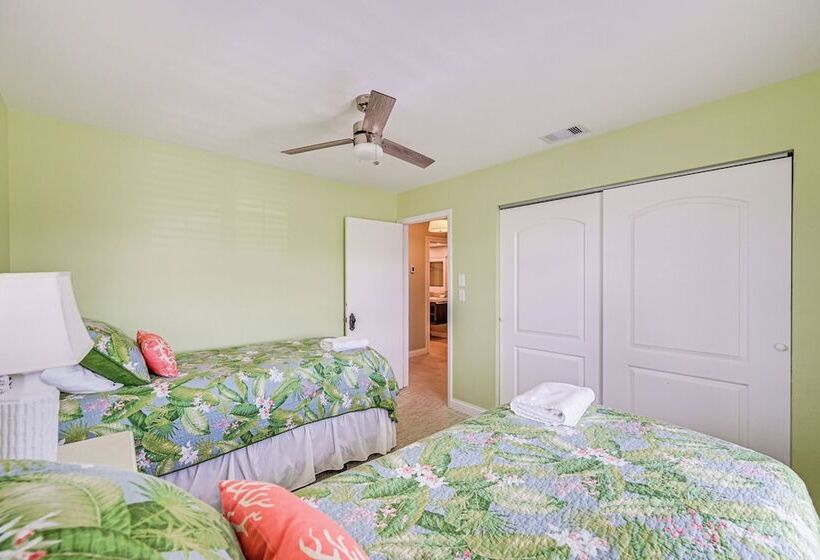 Marco Island Family Home: Pool, Lanai, Backyard!