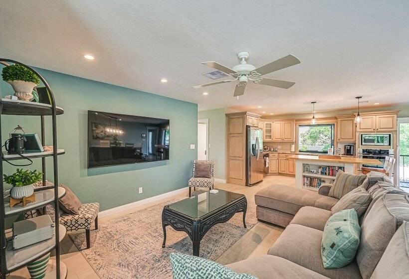 Marco Island Family Home: Pool, Lanai, Backyard!