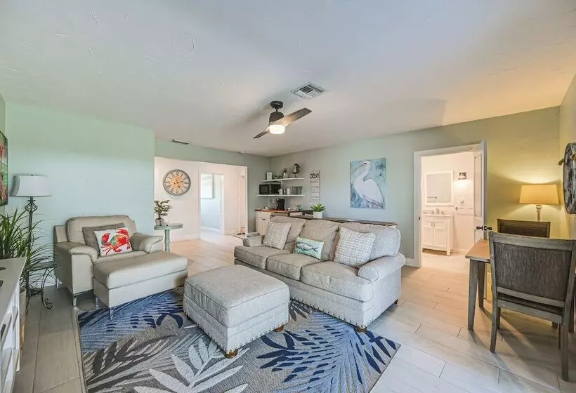 Marco Island Family Home: Pool, Lanai, Backyard!