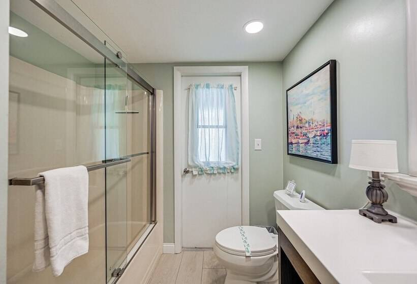 Marco Island Family Home: Pool, Lanai, Backyard!