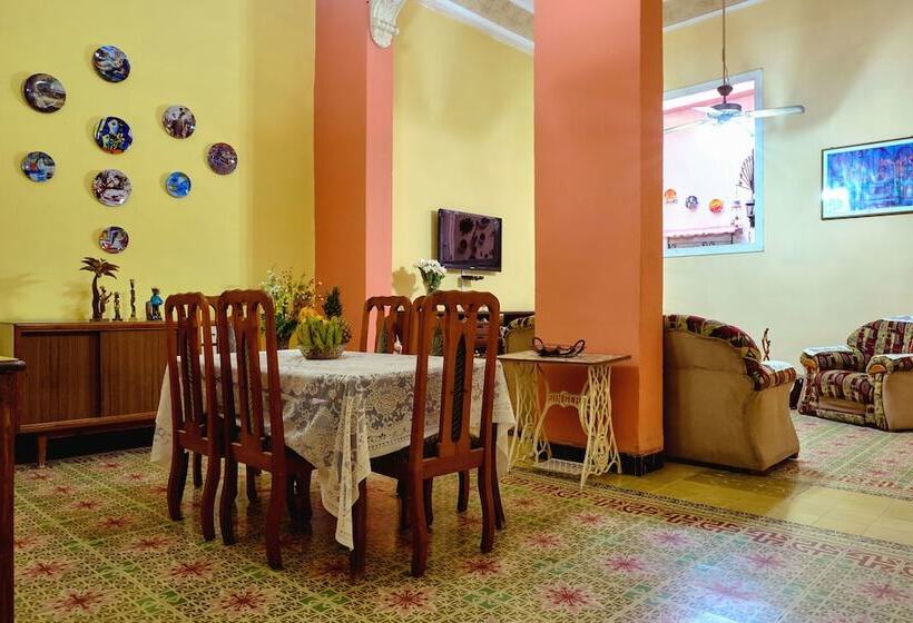 پانسیون Casa Habana Blues 1940