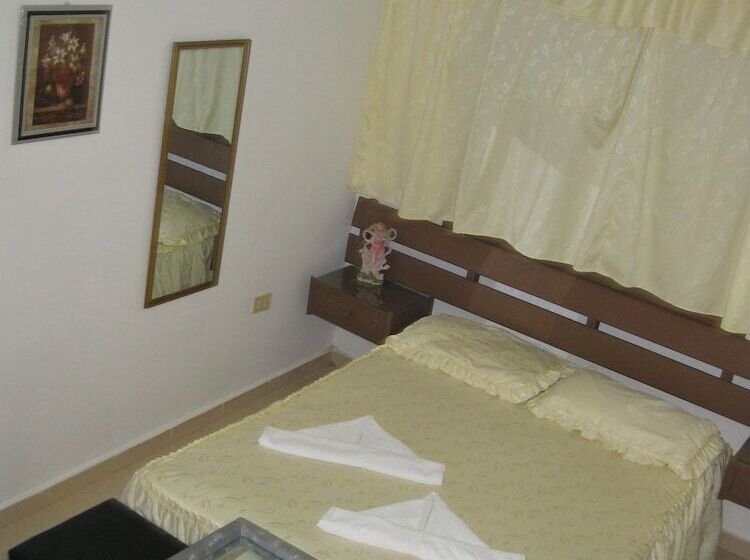 پانسیون Mara Hostal