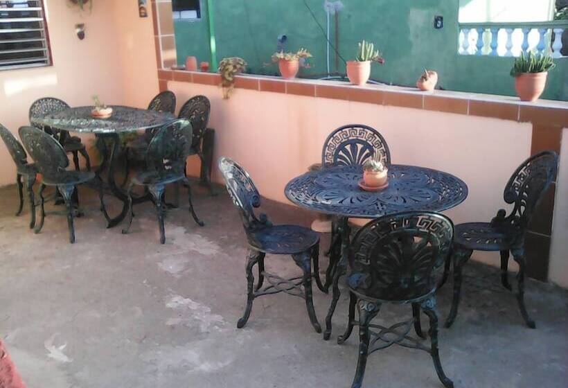 پانسیون Mara Hostal