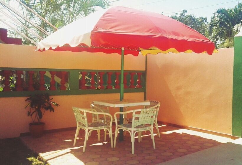 پانسیون Mara Hostal