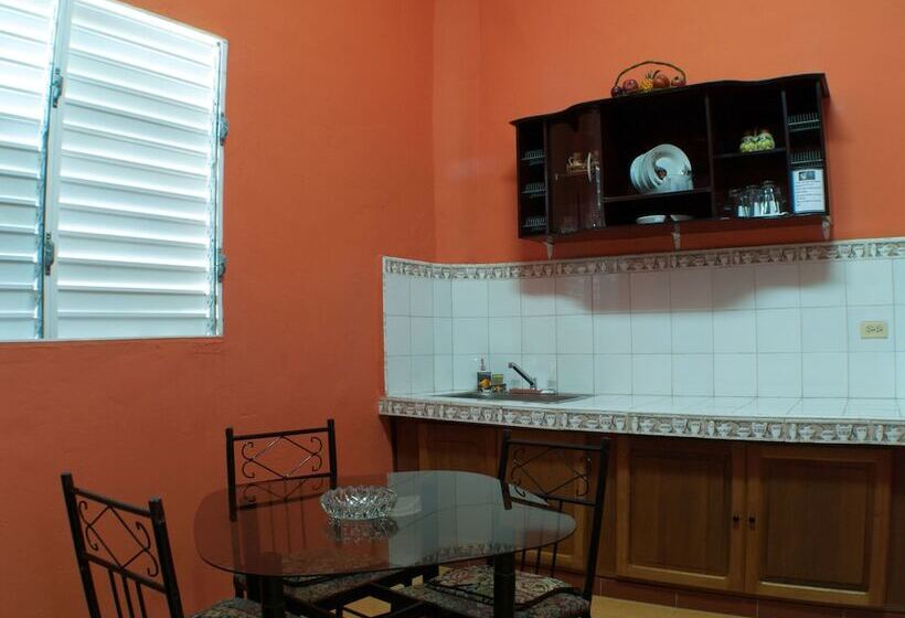 پانسیون Casa Tania & Adrian