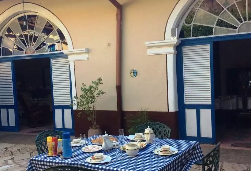 ペンション Hostal Colonial Alelusa