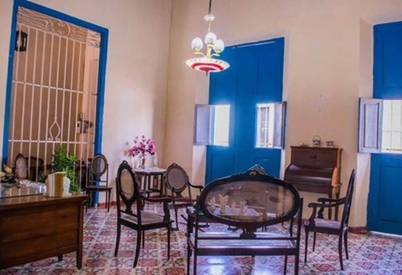 پانسیون Hostal Colonial Alelusa