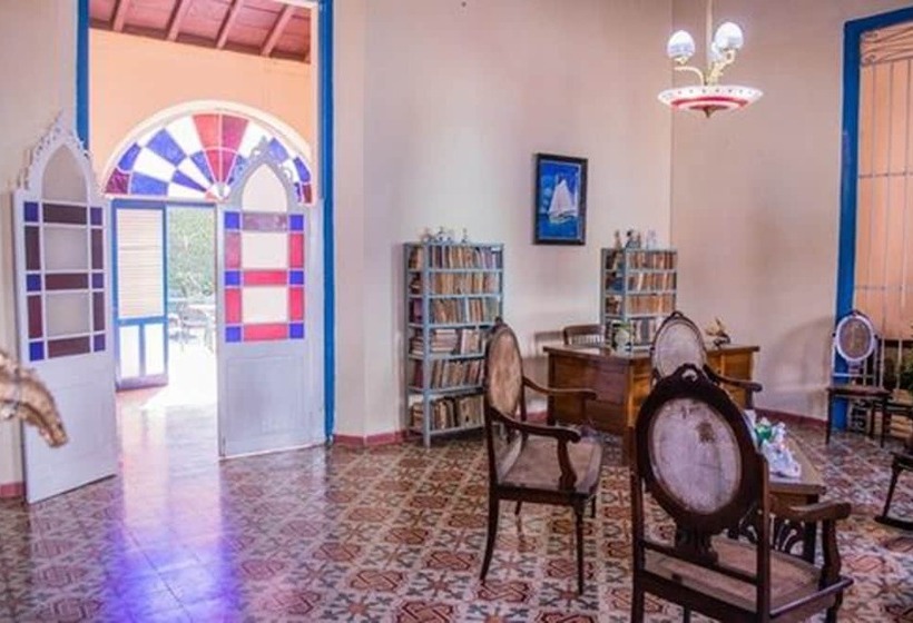 پانسیون Hostal Colonial Alelusa