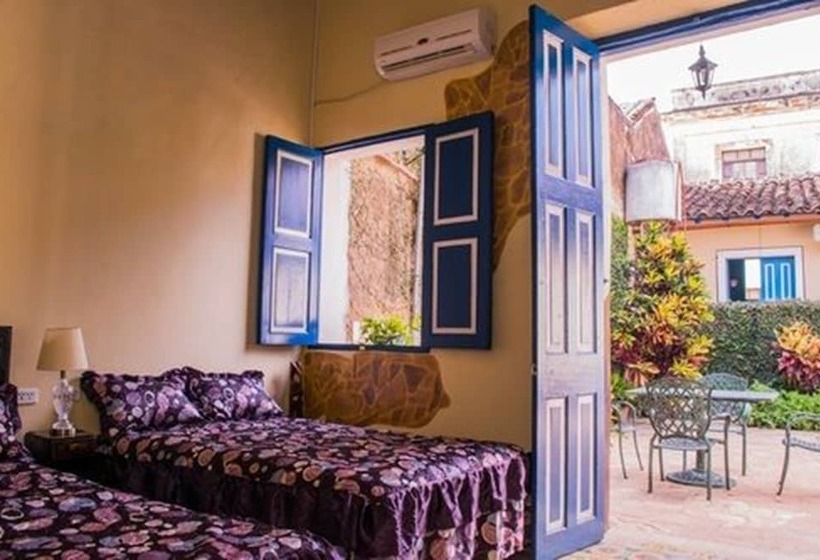 پانسیون Hostal Colonial Alelusa